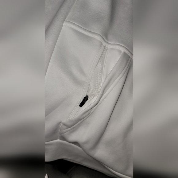 Brand New Nike Therma Fit Hoodie Small - Picture 4 of 7